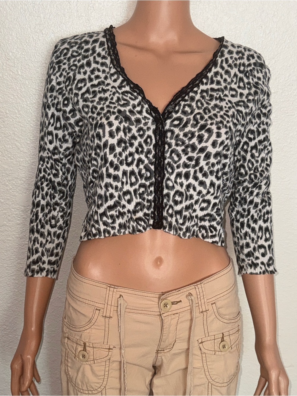 White House Black Market Snow Leopard Print Lace Trim Cropped Cardigan Y2K
